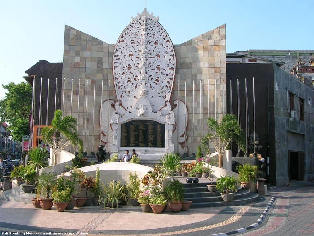Hotel Zen Premium Seminyak Eka Laweya Exterior foto